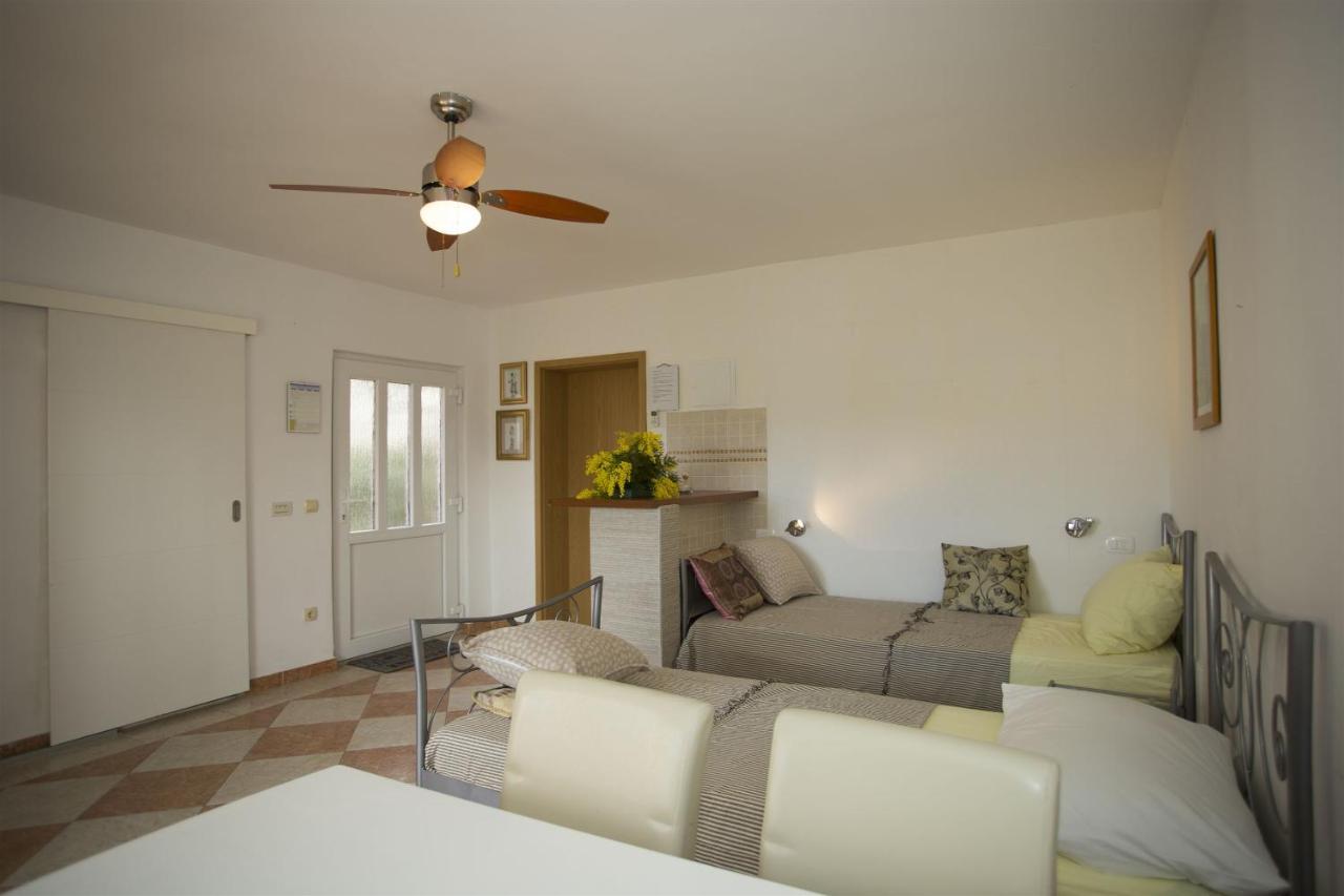 Apartments Gudelj Trogir Ngoại thất bức ảnh