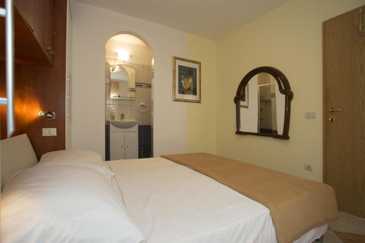 Apartments Gudelj Trogir Ngoại thất bức ảnh