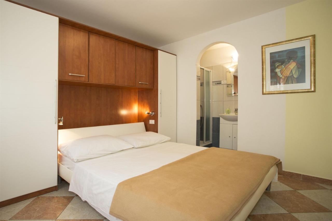 Apartments Gudelj Trogir Ngoại thất bức ảnh