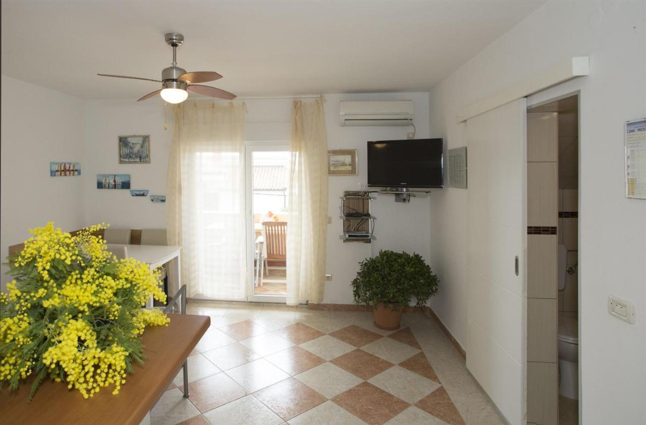 Apartments Gudelj Trogir Ngoại thất bức ảnh
