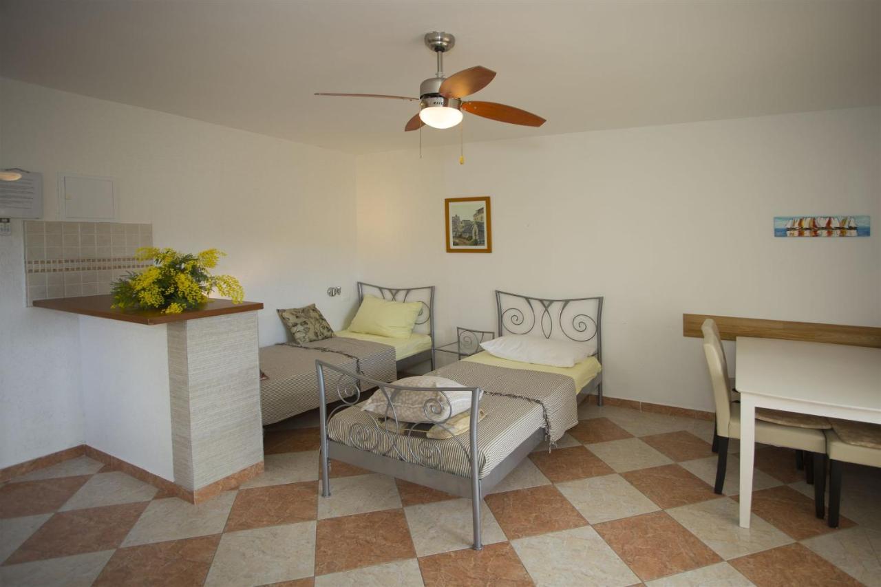 Apartments Gudelj Trogir Ngoại thất bức ảnh